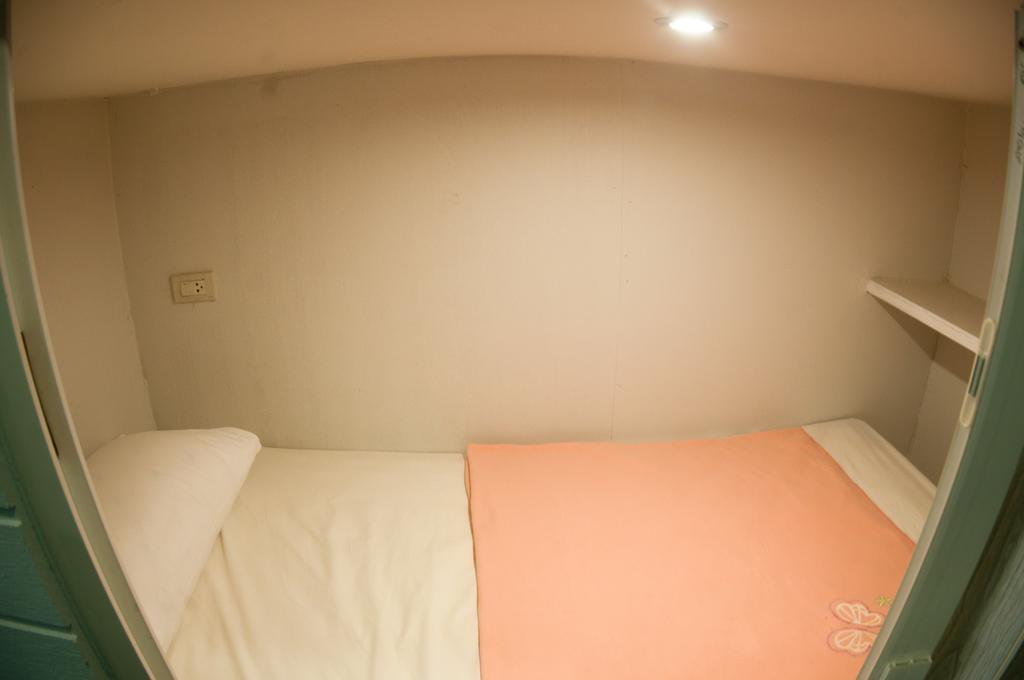 Hotel Capsule Suratthani スラート・ターニー 部屋 写真